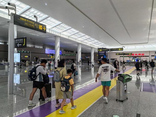 一人帶三娃乘機難題引發(fā)關注，多家航司回應兒童乘機政策