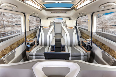 奔馳V260高端定制 如何選擇廠家直銷(xiāo)與航空信息咨詢(xún)服務(wù)